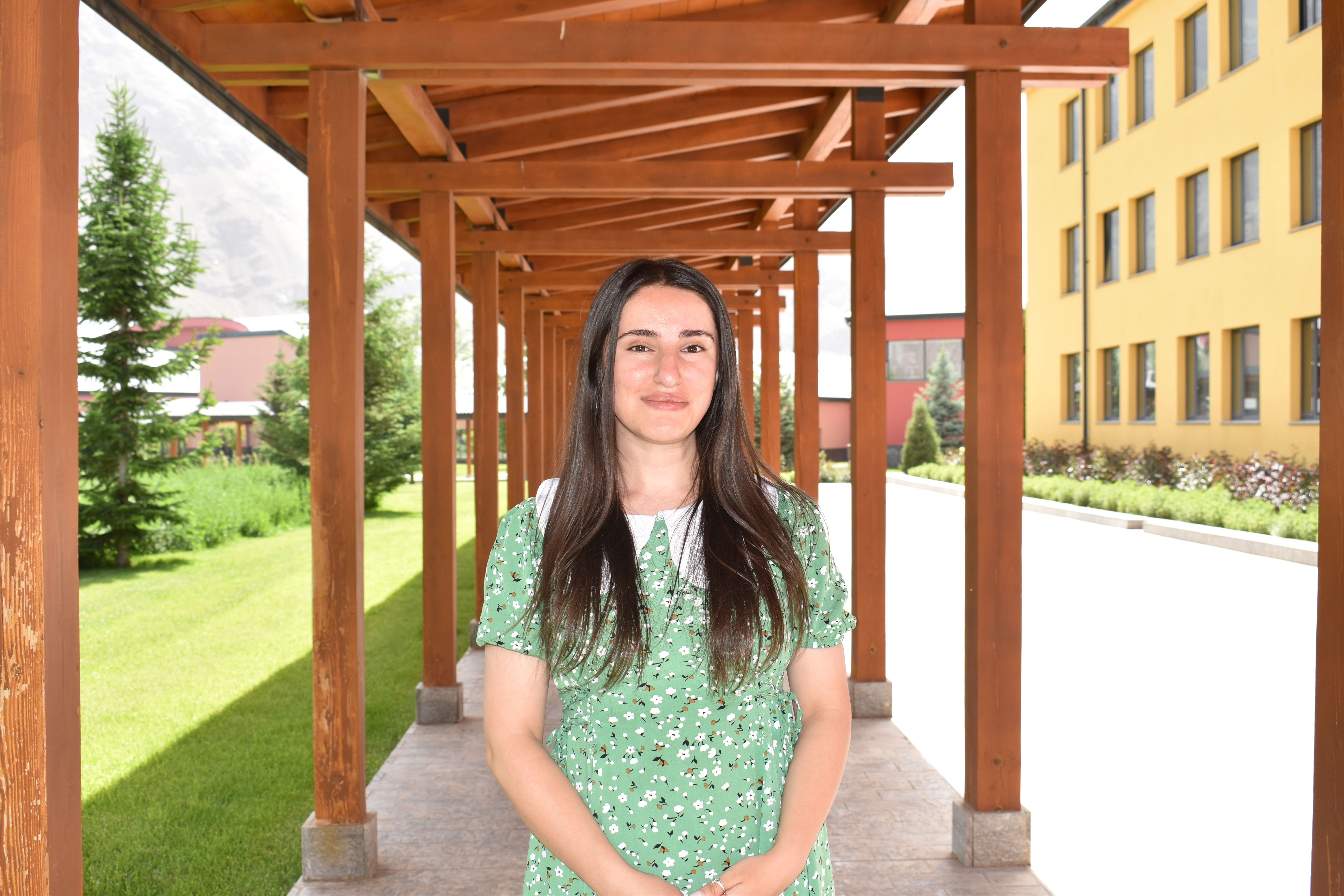 Rezabegim Sholamova