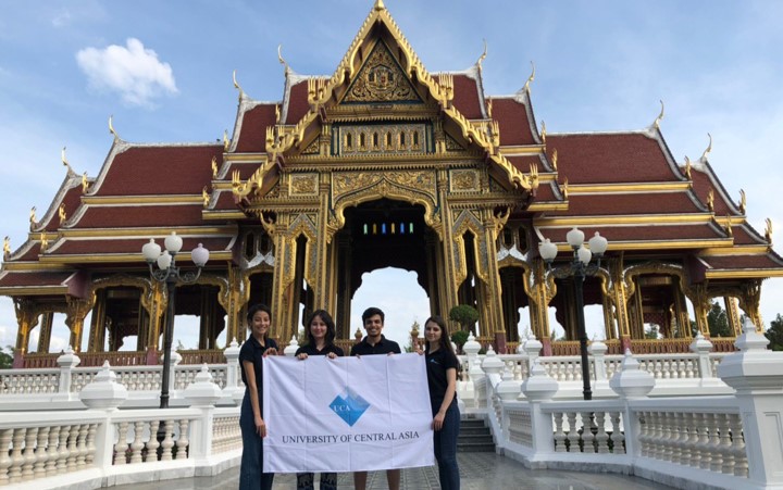 Students In Thailand Debate